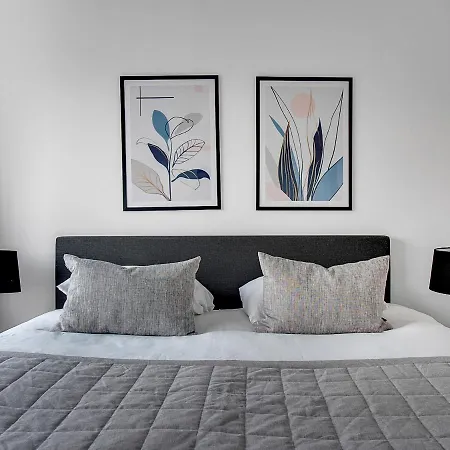 Sanders Arena - Precious One-bedroom Close To Metro Station Appartement *