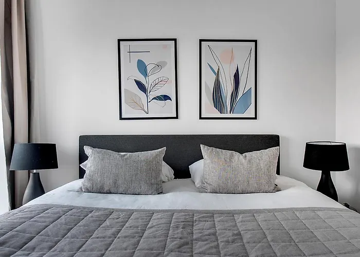 Sanders Arena - Precious One-bedroom Close To Metro Station Appartement *